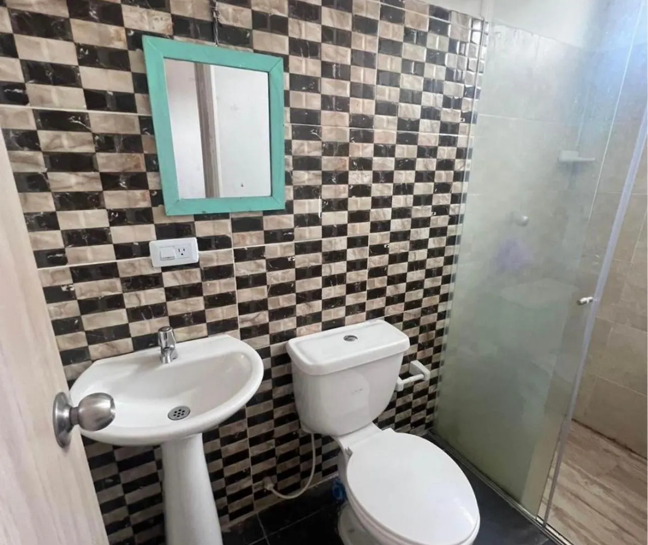 Habitacion Central Cali Barrio San Antonio Хостел